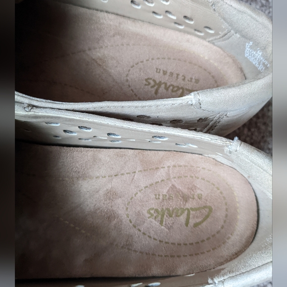 Clarks Women's Daelyn Summit Slip-On Loafer, Sand Nubuck, Size 7.5 - Picture 9 of 10